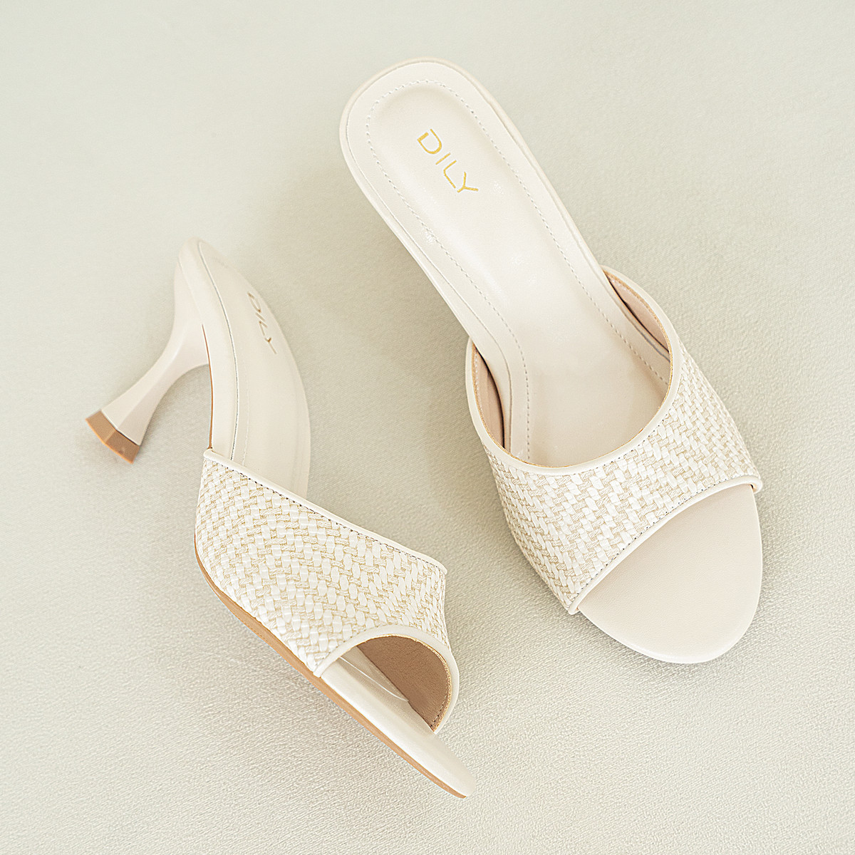 รองเท้าเปิดส้นส้นสูง DL0652