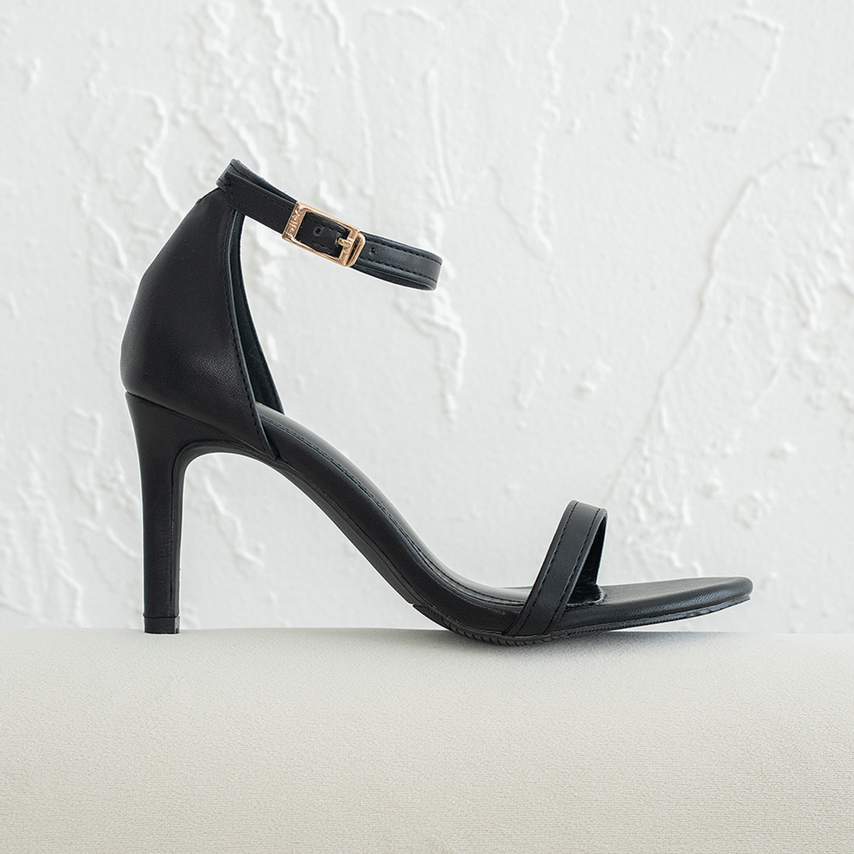 รองเท้าส้นสูงแบบเปิดหน้า AA0346 