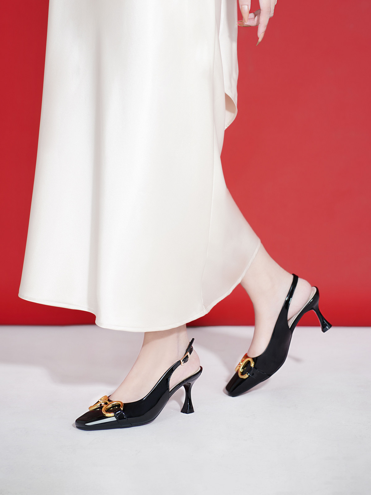 รองเท้าสลิงแบ็ค DL0561