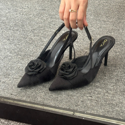 สีสัน: ดำ / Size : 37