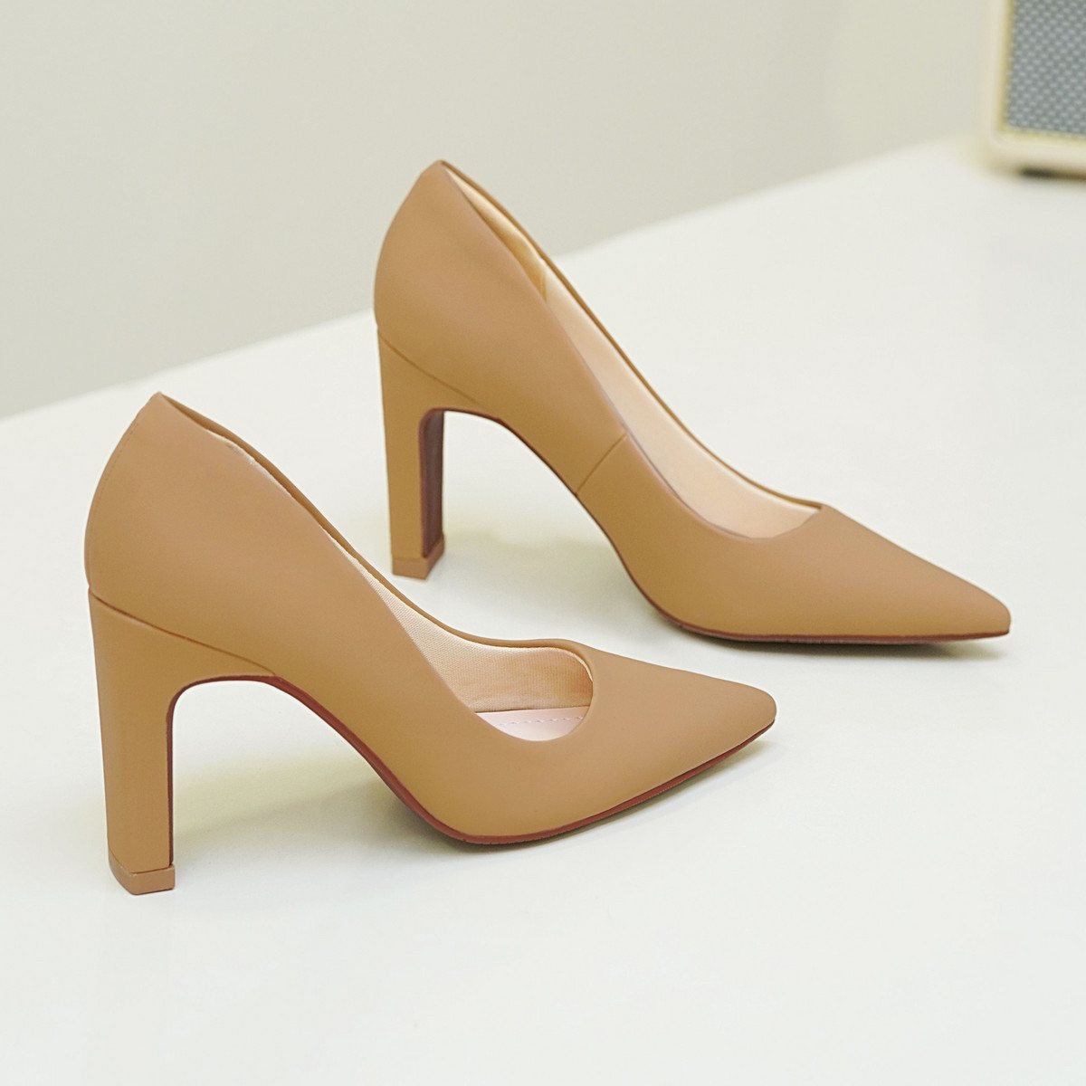 รองเท้าส้นสูงผู้หญิง AA0372