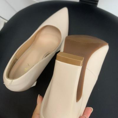 สีสัน: สีขาว / Size : 38