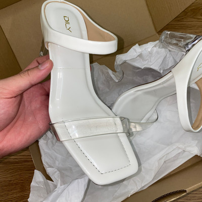 สีสัน: สีขาว / Size : 39