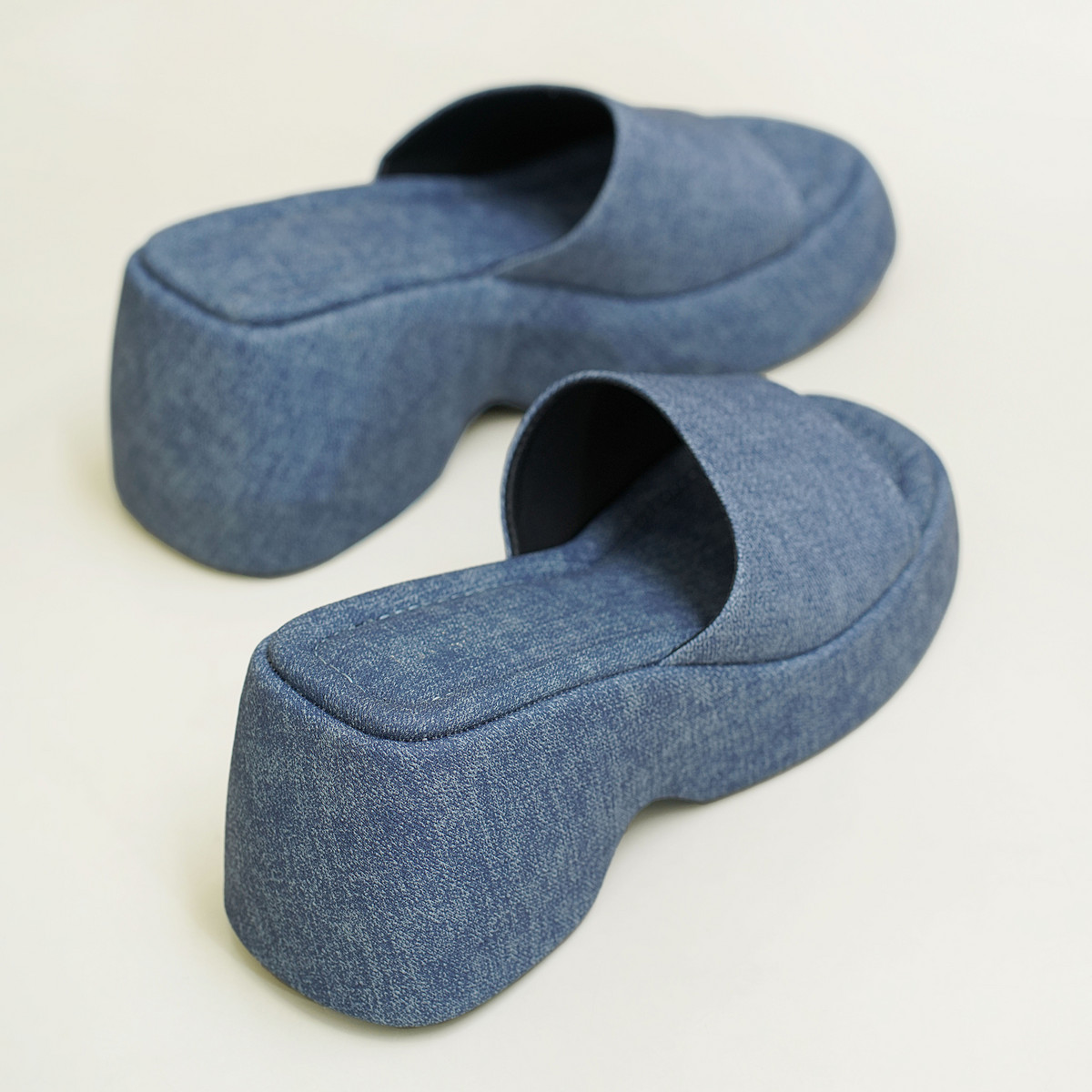 รองเท้าแตะพื้นหนา DL0591