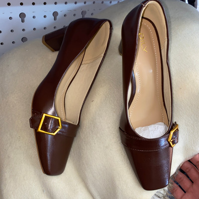 สีสัน: น้ำตาล / Size : 37