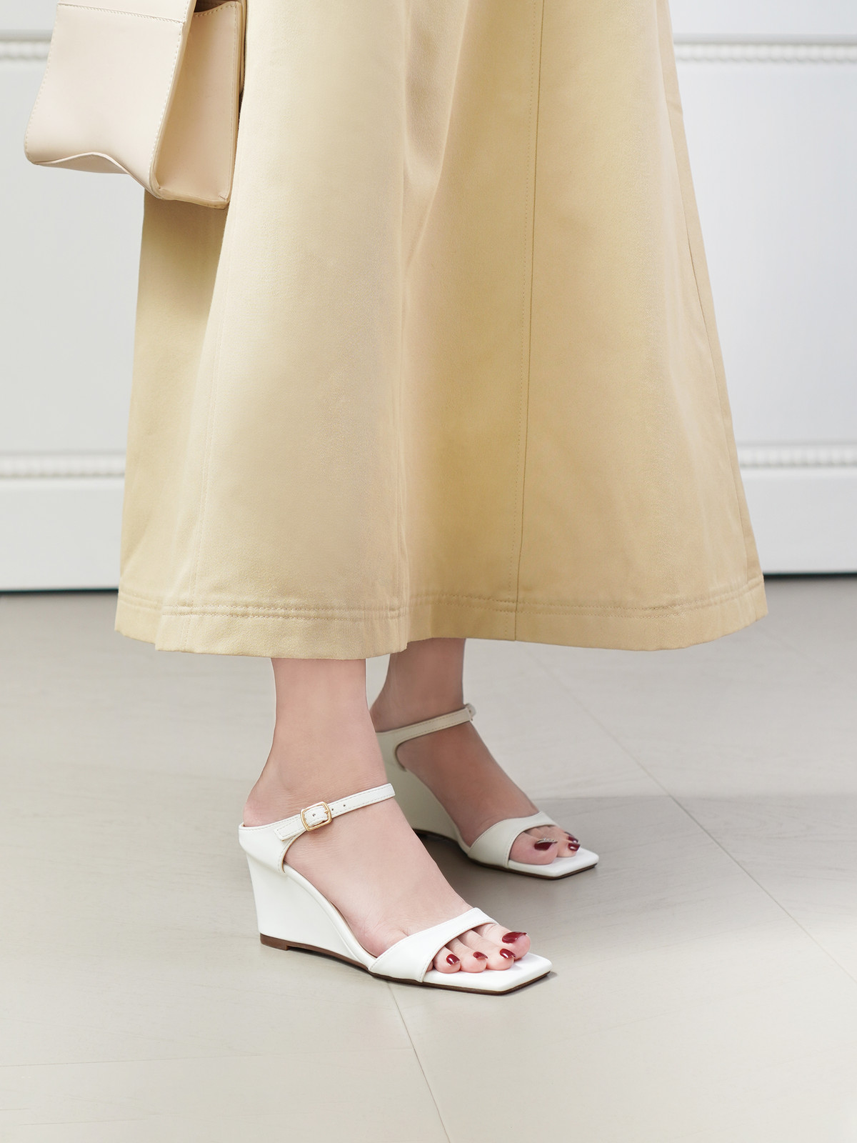 รองเท้าแตะส้นเตารีด DL0518