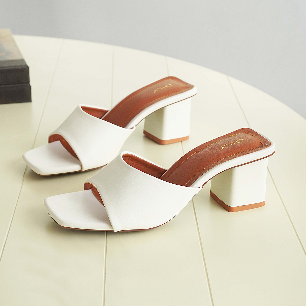 รองเท้าเปิดส้นส้นสูง AA0325