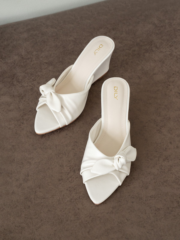 รองเท้าแตะส้นเตารีด DL0668