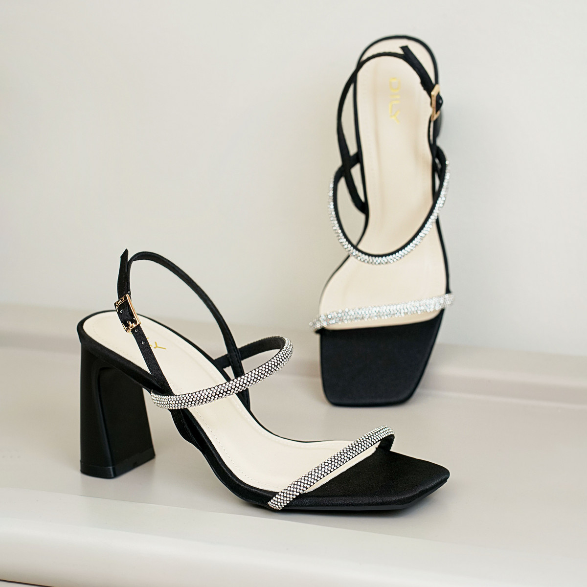 รองเท้าส้นสูงแบบเปิดหน้า DL0603