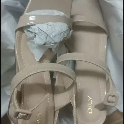 สีสัน: น้ำตาลเงา / Size : 37