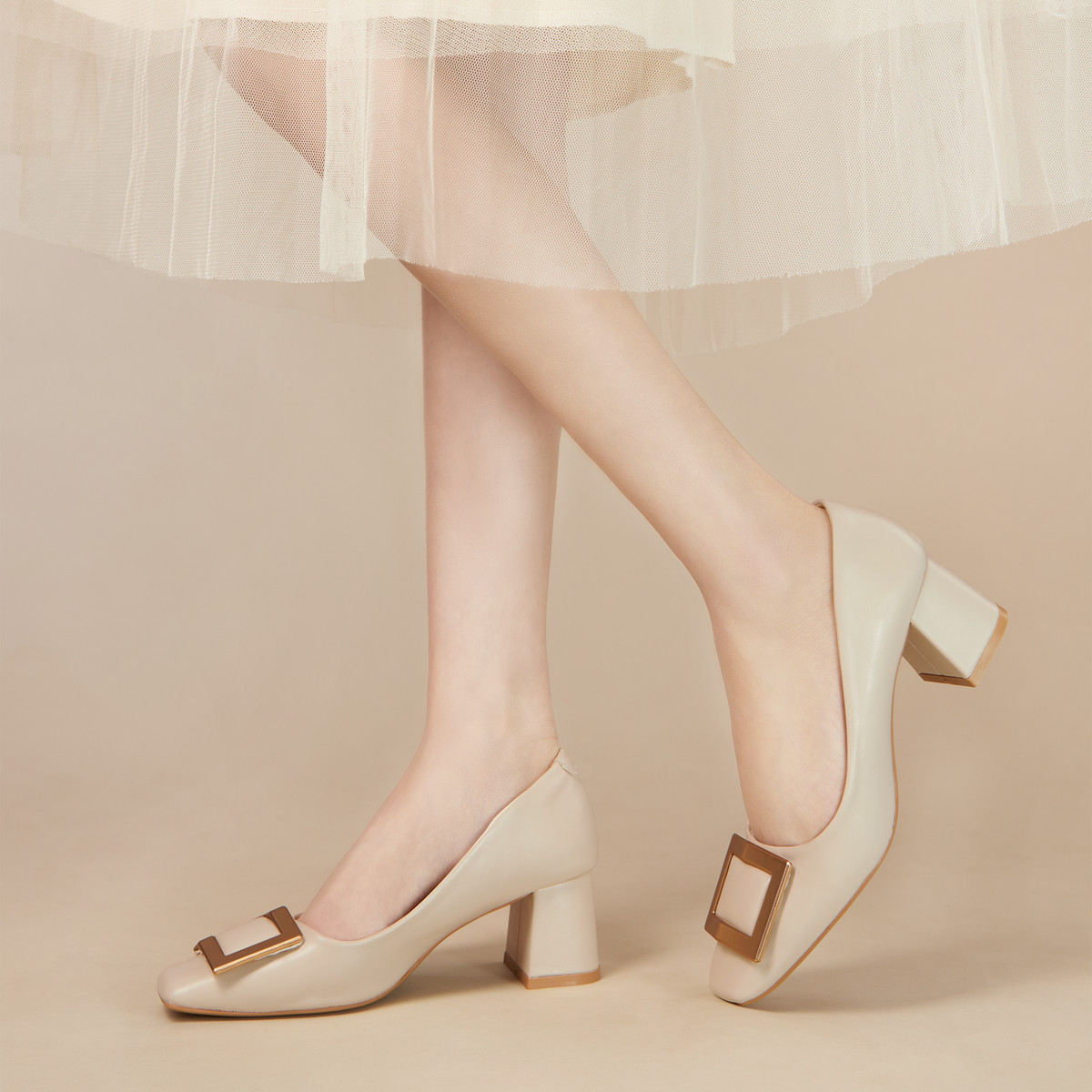 รองเท้าส้นสูงผู้หญิง AA0407