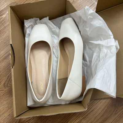 สีสัน: สีขาว / Size : 36