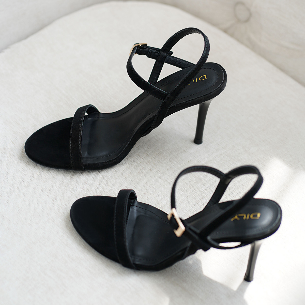 รองเท้าส้นสูงผู้หญิง DL0565