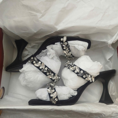 สีสัน: ดำ  / Size : 38