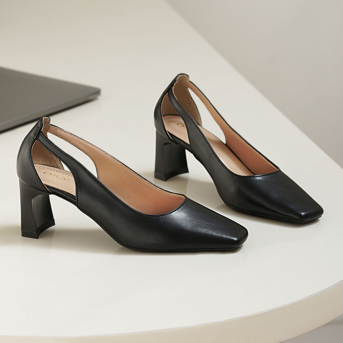 รองเท้าส้นสูงผู้หญิง AA0457