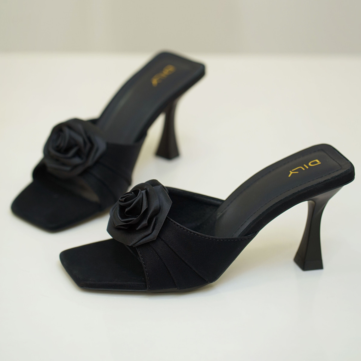 รองเท้าเปิดส้นส้นสูง DL0577