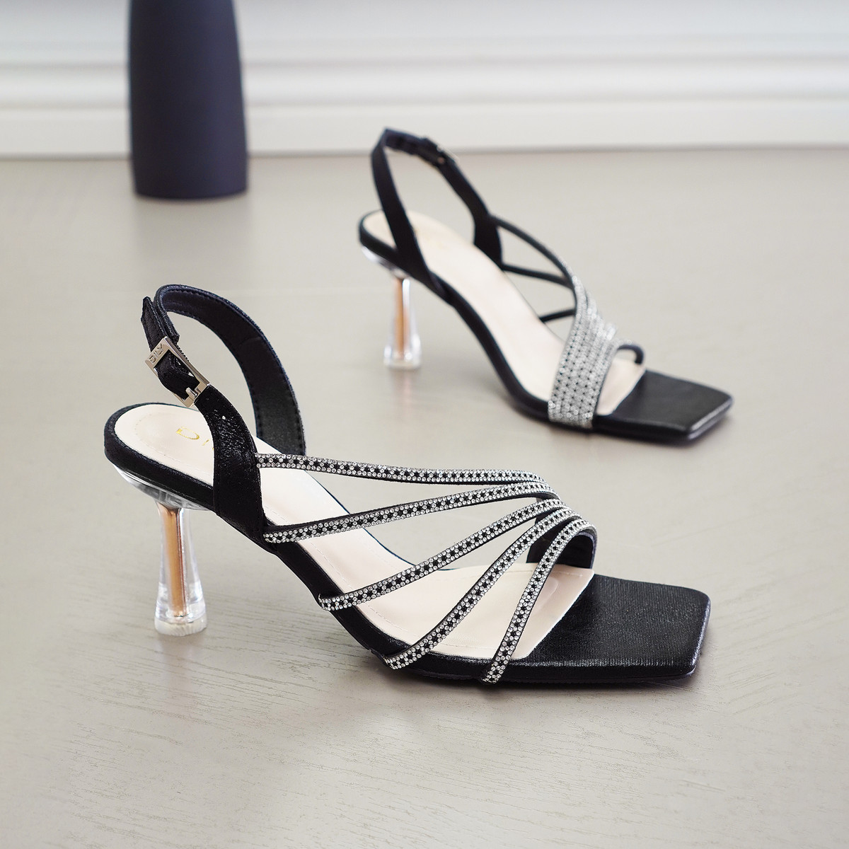 รองเท้าส้นสูงแบบเปิดหน้า DL0533