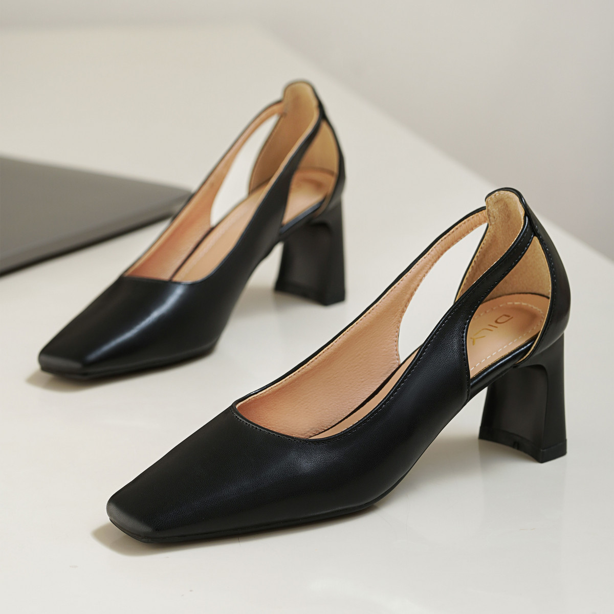 รองเท้าส้นสูงผู้หญิง AA0457