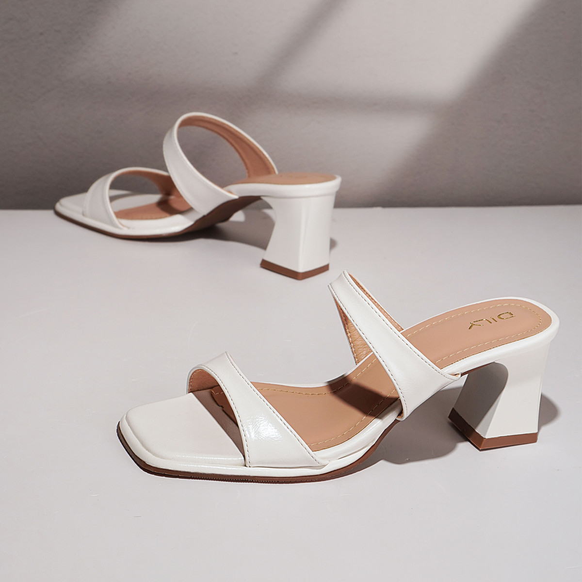 รองเท้าเปิดส้นส้นสูง AA0491