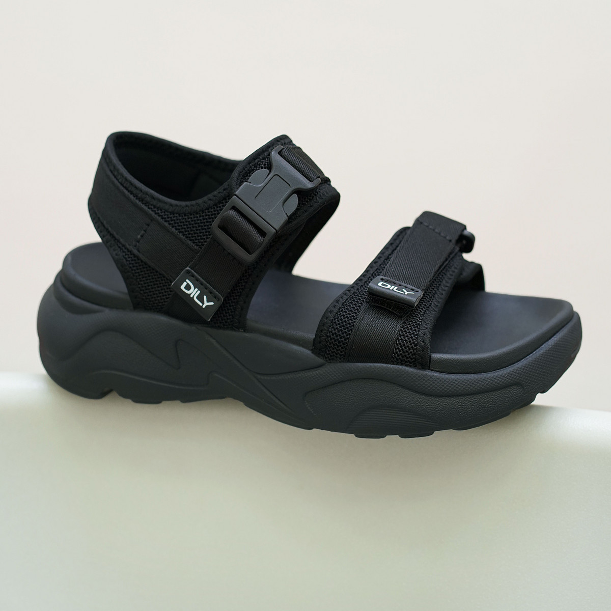 รองเท้าแตะส้นตึกผู้หญิง DL0576