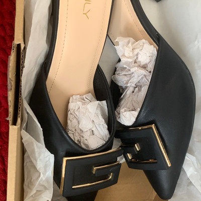 สีสัน: ดำ  / Size : 37