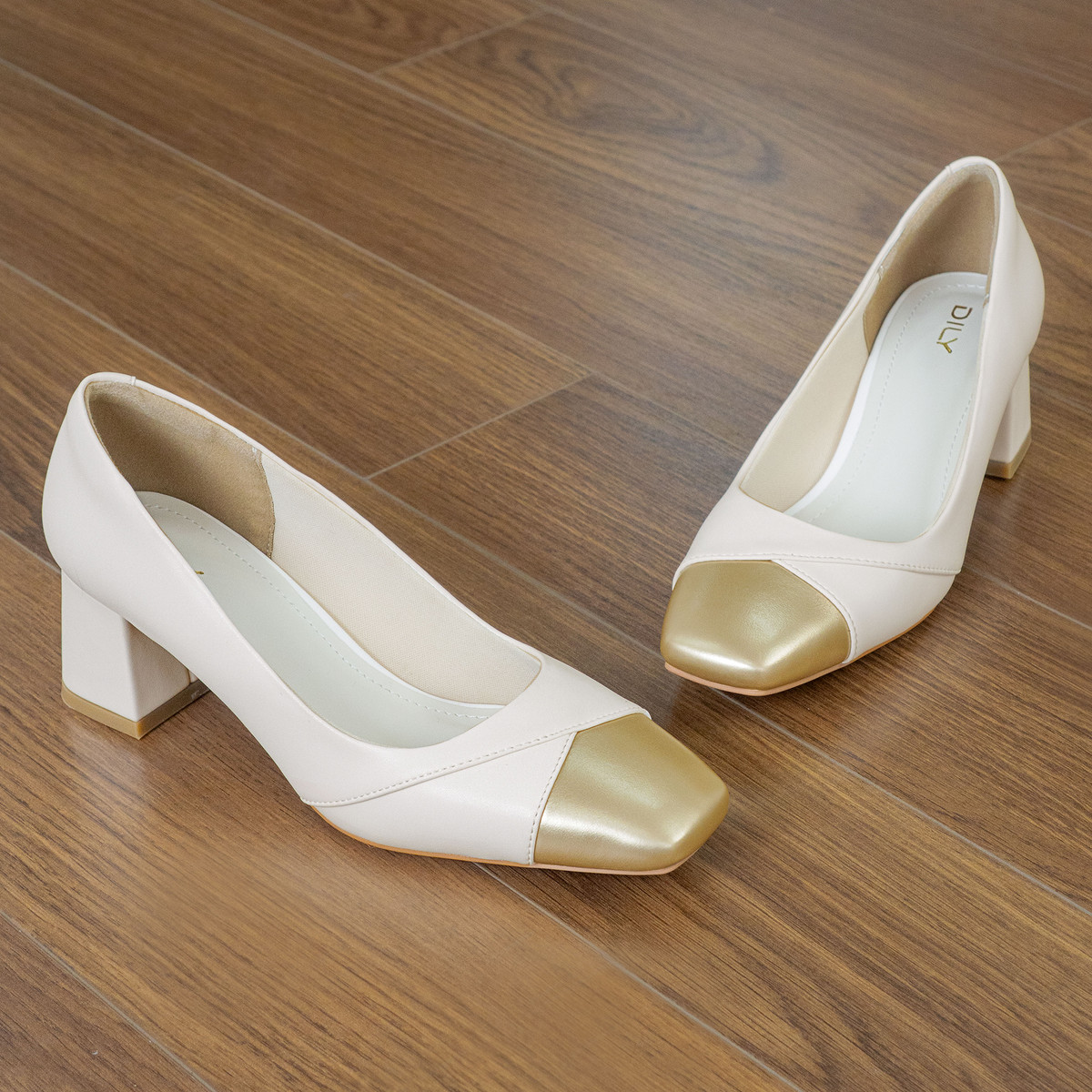 รองเท้าส้นสูงผู้หญิง DL0619