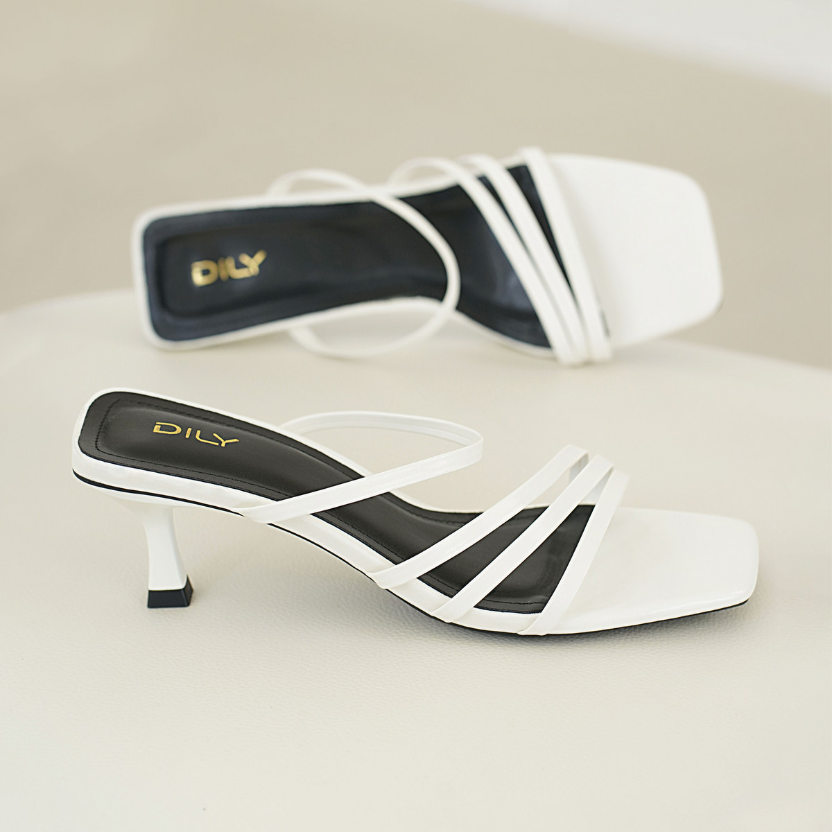 รองเท้าเปิดส้นส้นสูง DL0578