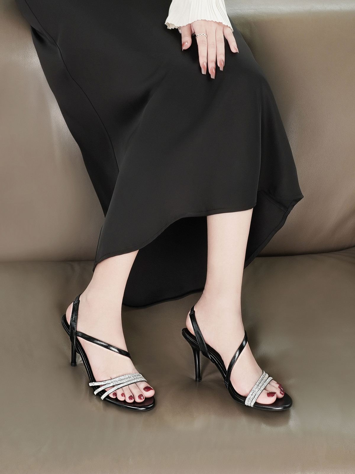 รองเท้าส้นสูงผู้หญิง DL0550