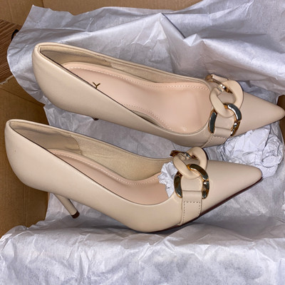 สีสัน: ครีม / Size : 36