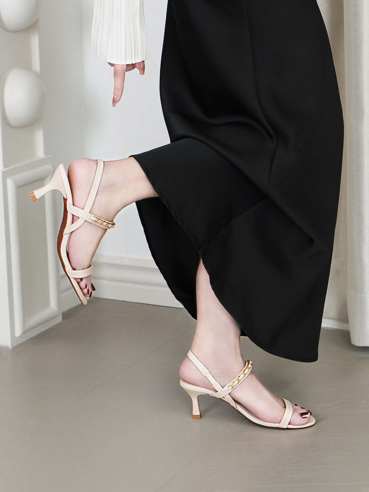 รองเท้าส้นสูงแบบเปิดหน้า DL0519