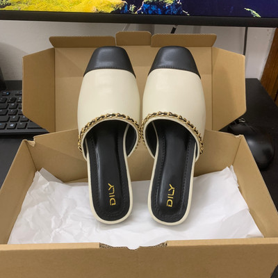 สีสัน: สีขาว / Size : 38