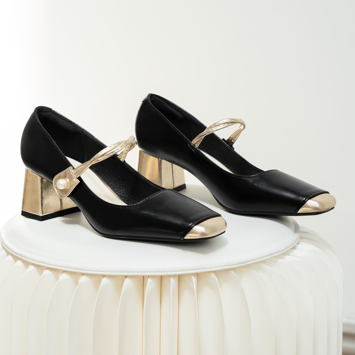 รองเท้าปิดหน้าเท้า DL0642