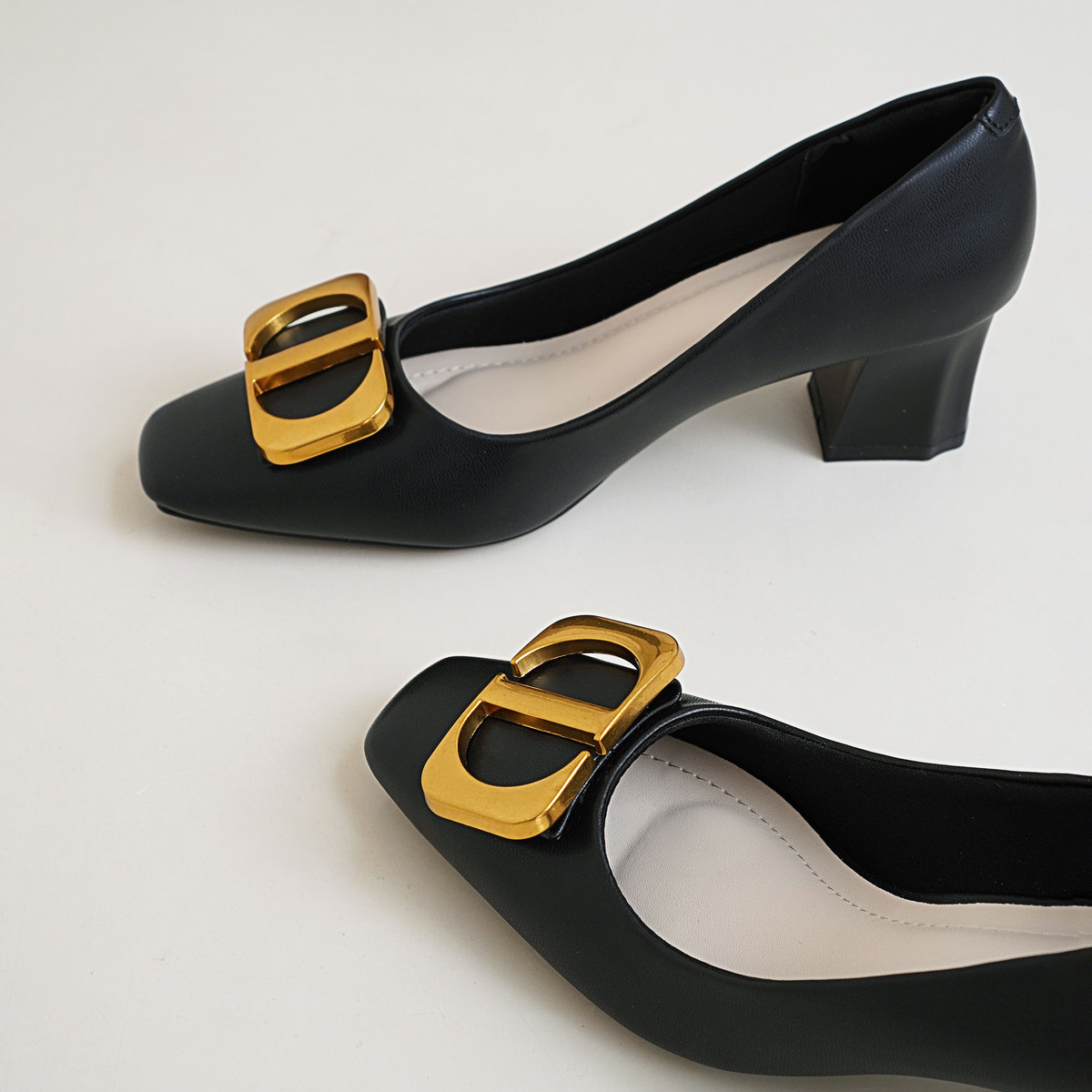 รองเท้าส้นสูงผู้หญิง AA0484