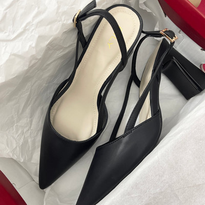 สีสัน: ดำ  / Size : 37