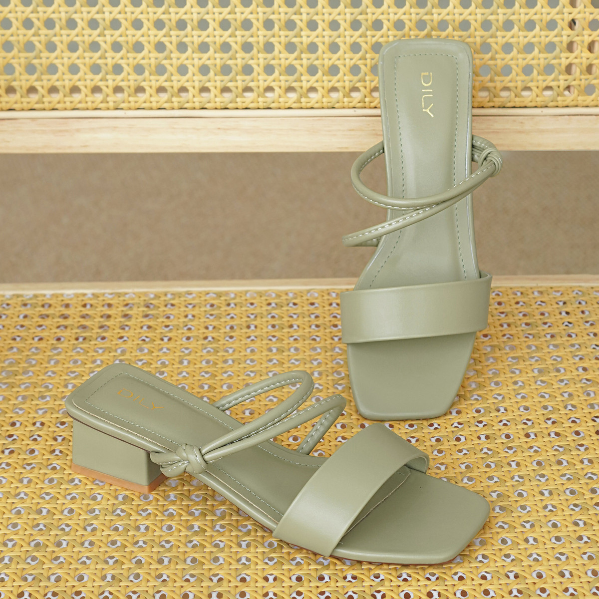 รองเท้าเปิดส้นส้นสูง AA0278