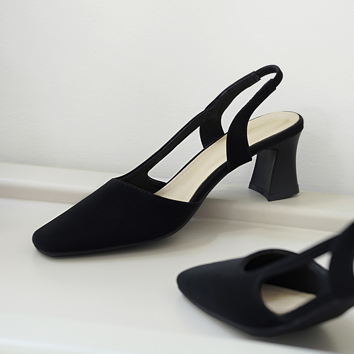 รองเท้าส้นสูงผู้หญิง DL0544