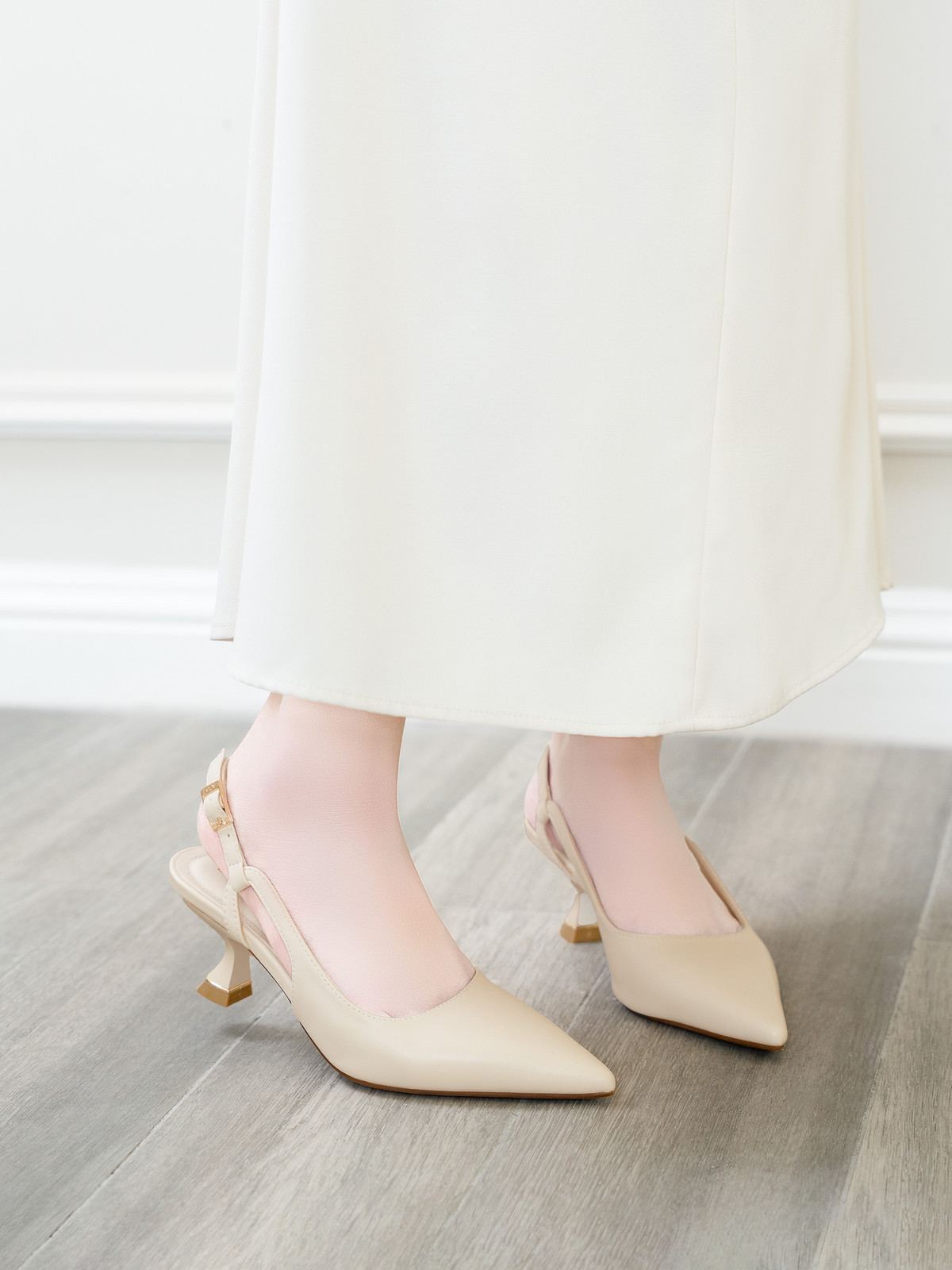 รองเท้าสลิงแบ็ค DL0624