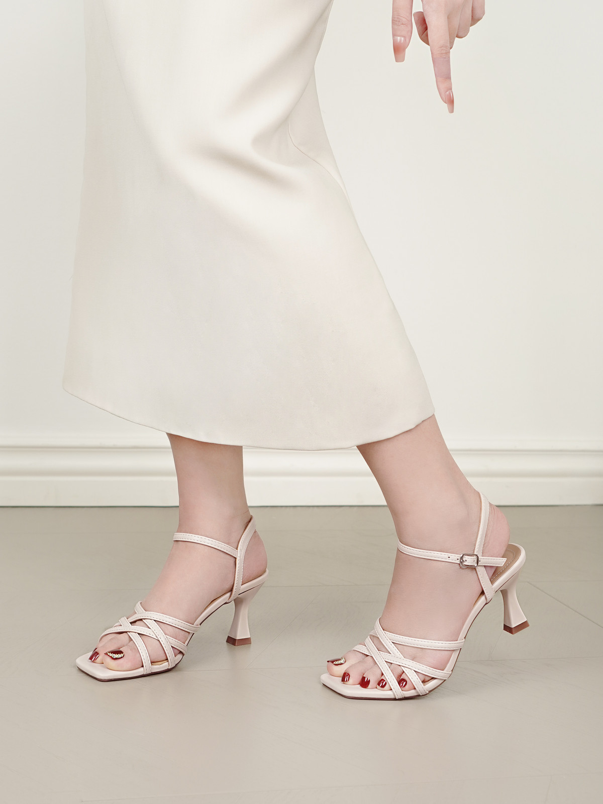 รองเท้าแตะส้นสูง รุ่น DL0522