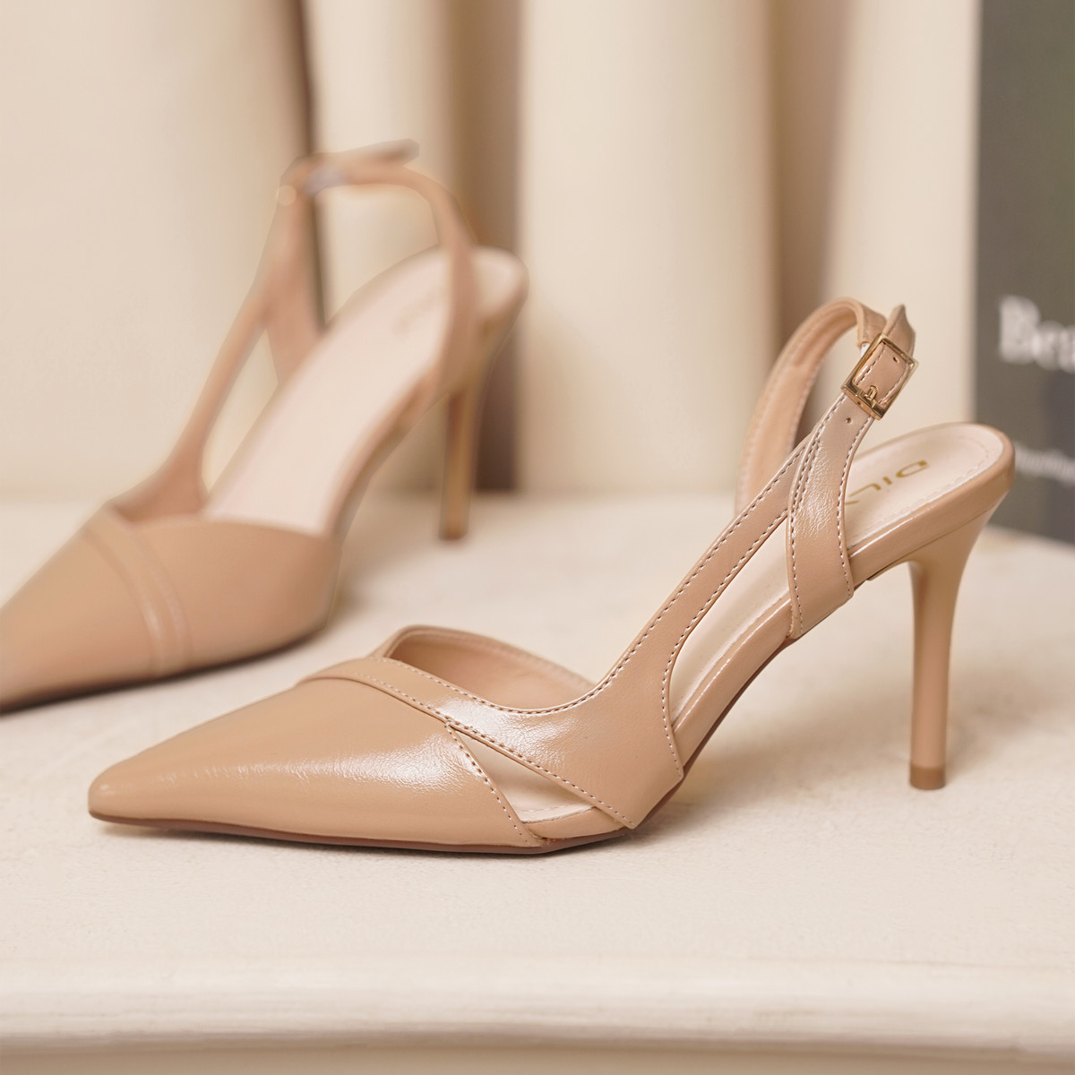 รองเท้าสลิงแบ็ค AA0478