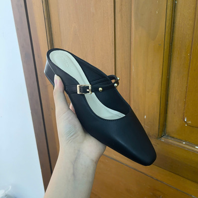 สีสัน: ดำ  / Size : 38