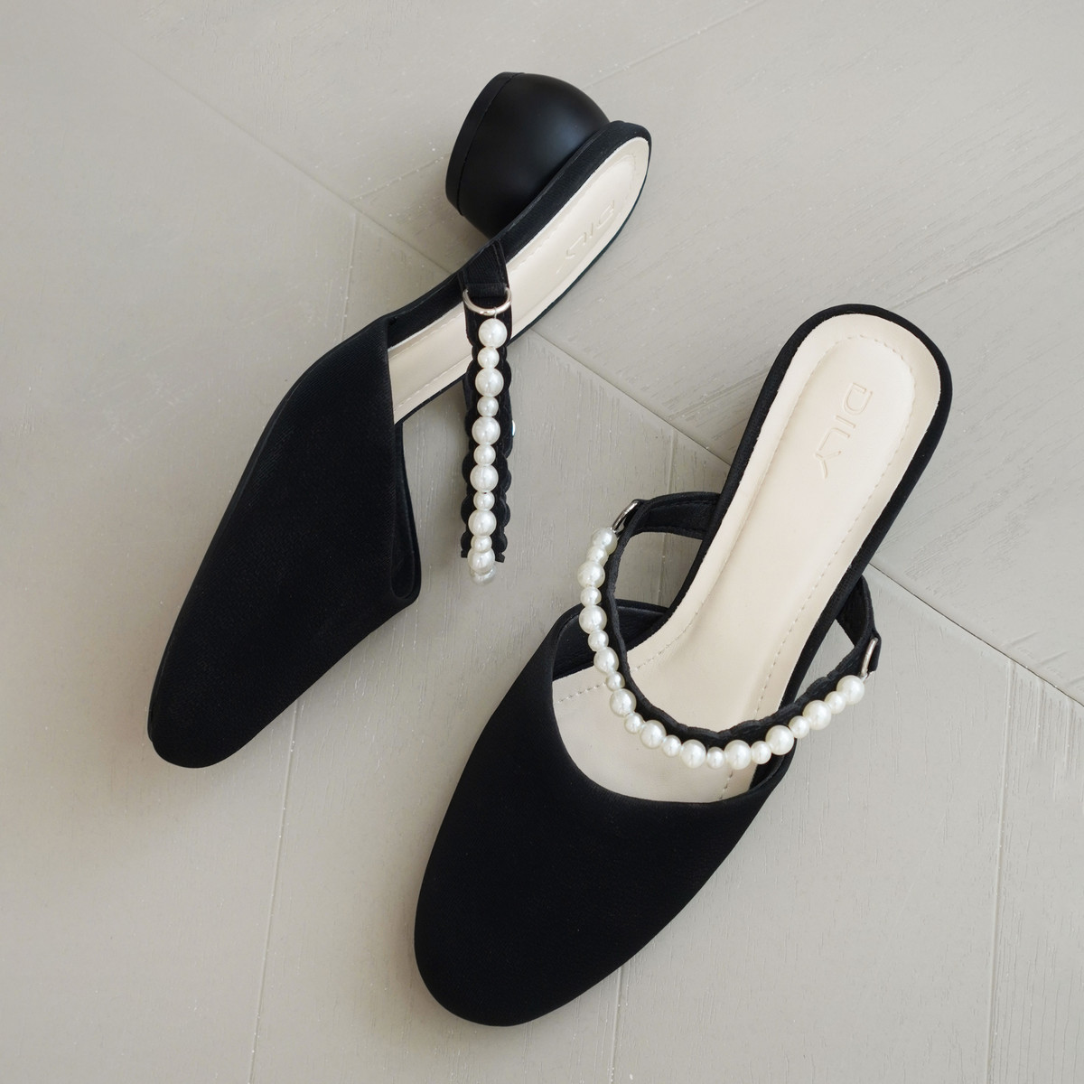 รองเท้าเปิดส้นส้นสูง DL0564